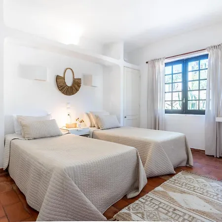 Casa Bonita, Great Family With Private Pool Villa
