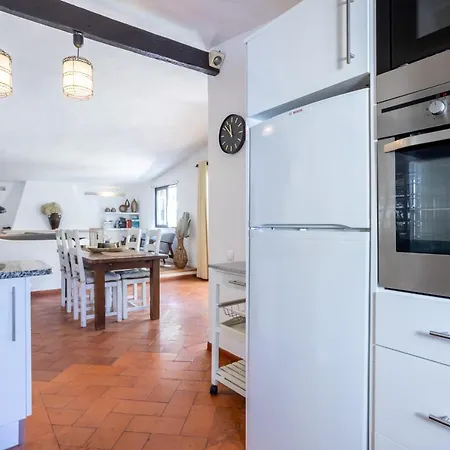 Casa Bonita, Great Family With Private Pool * Ольюш-ди-Агуа (Албуфейра)